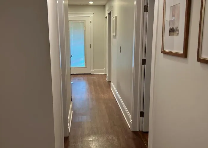 Apartment Inner-city Experience, Next Stop!