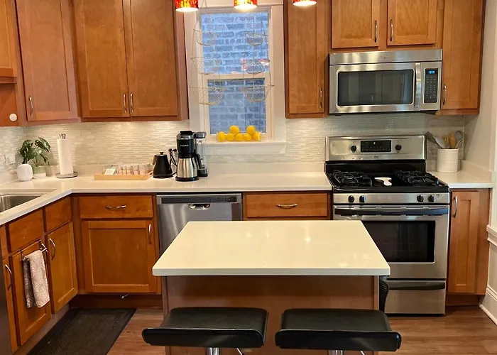Inner-city Experience, Next Stop! Apartment Chicago